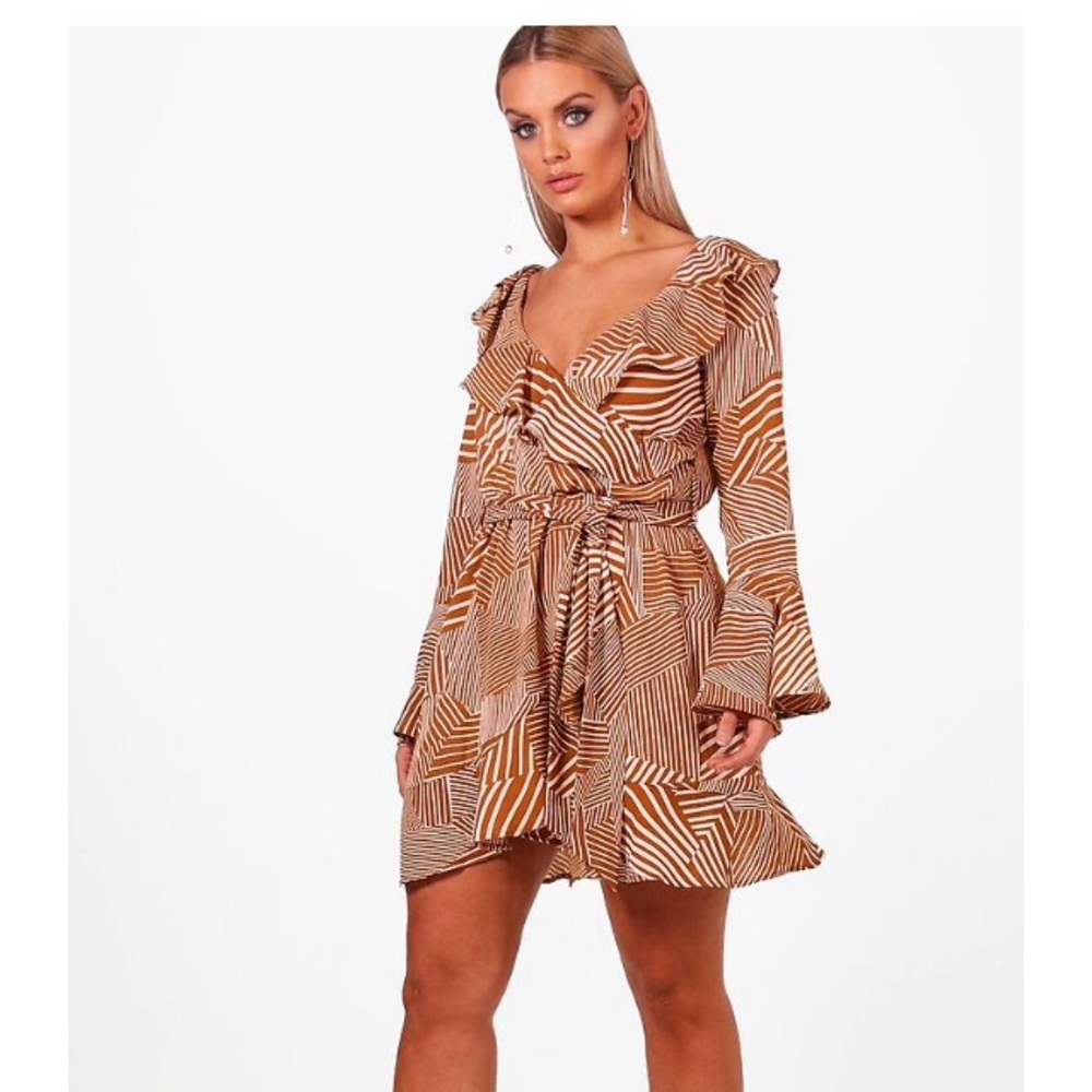 NWT boohoo dress size 20